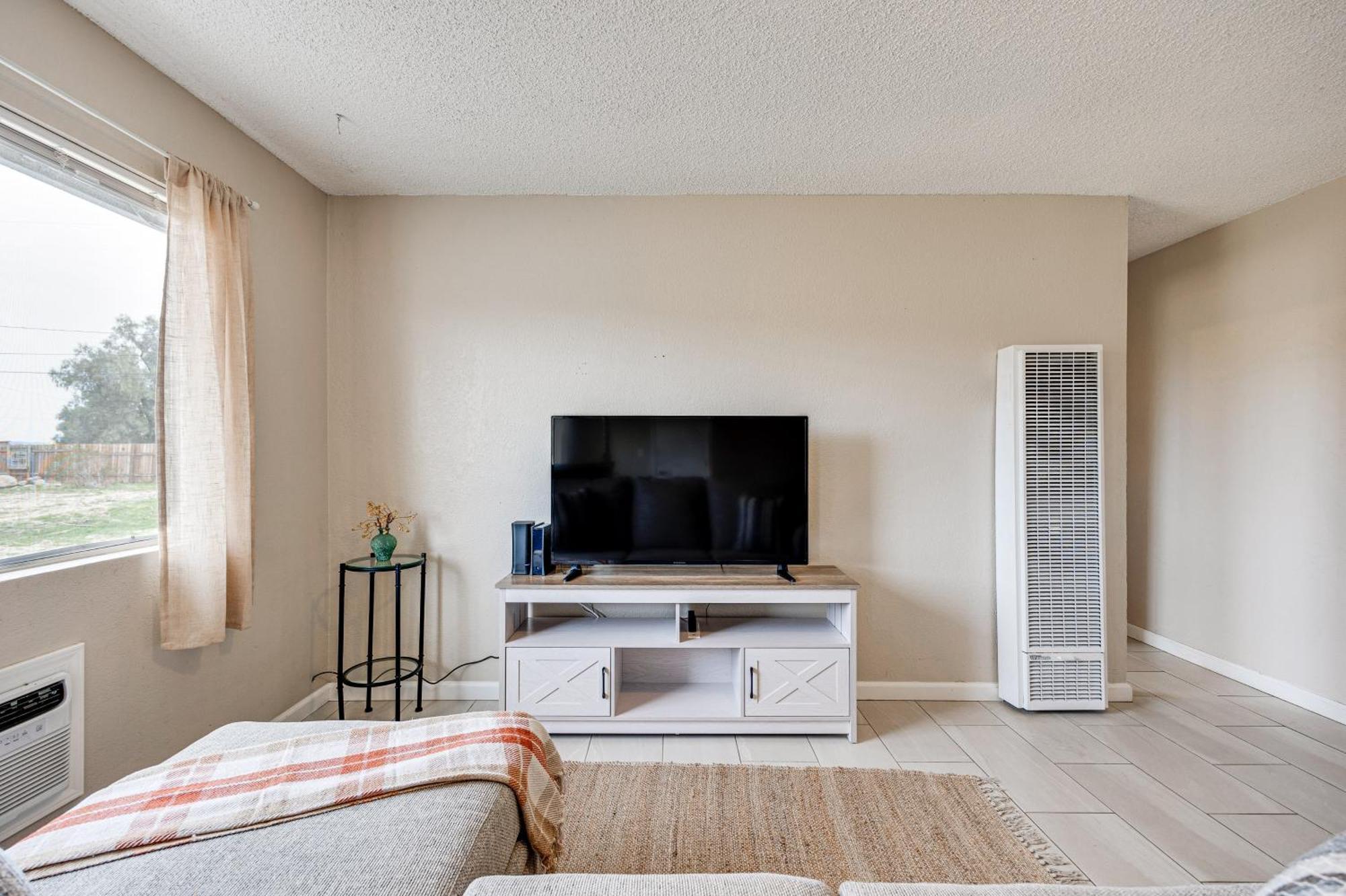 Convenient Joshua Tree Apartment - Walk To Town! Bagian luar foto