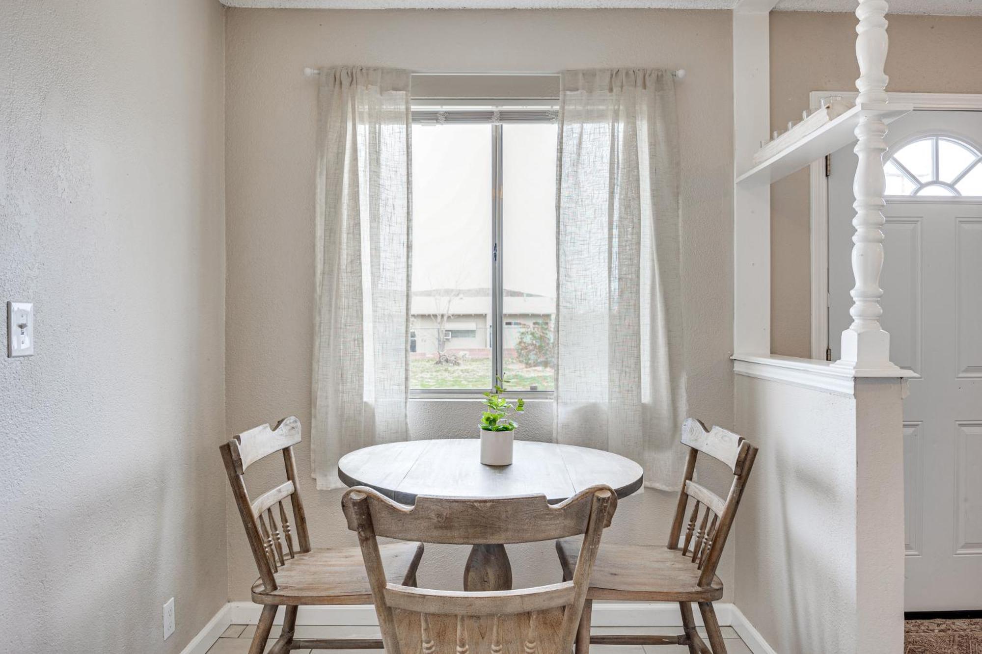 Convenient Joshua Tree Apartment - Walk To Town! Bagian luar foto