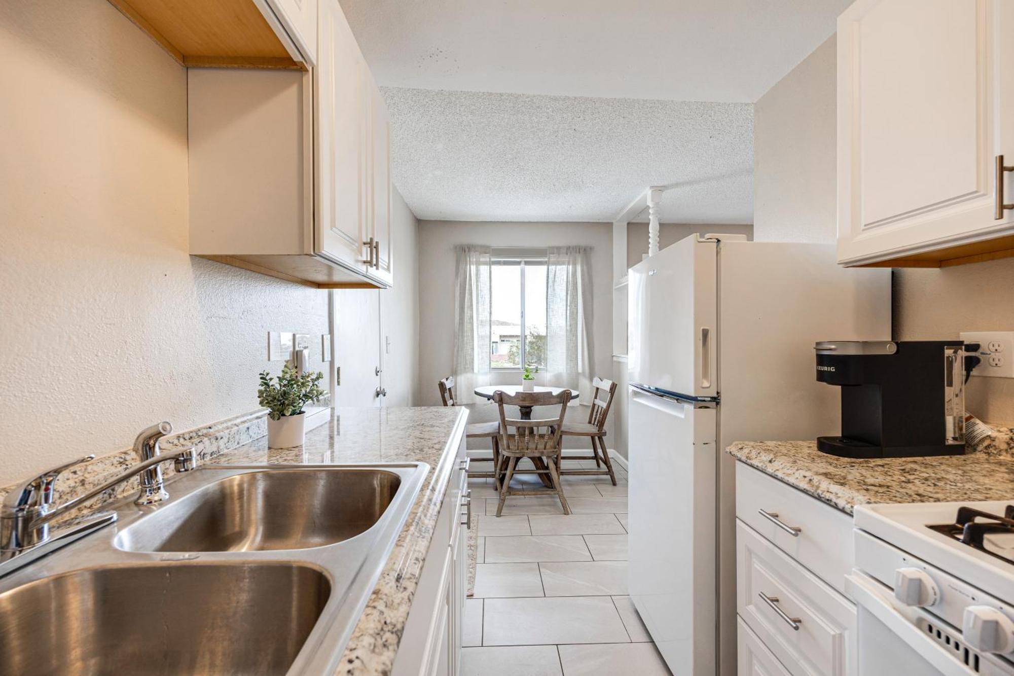 Convenient Joshua Tree Apartment - Walk To Town! Bagian luar foto