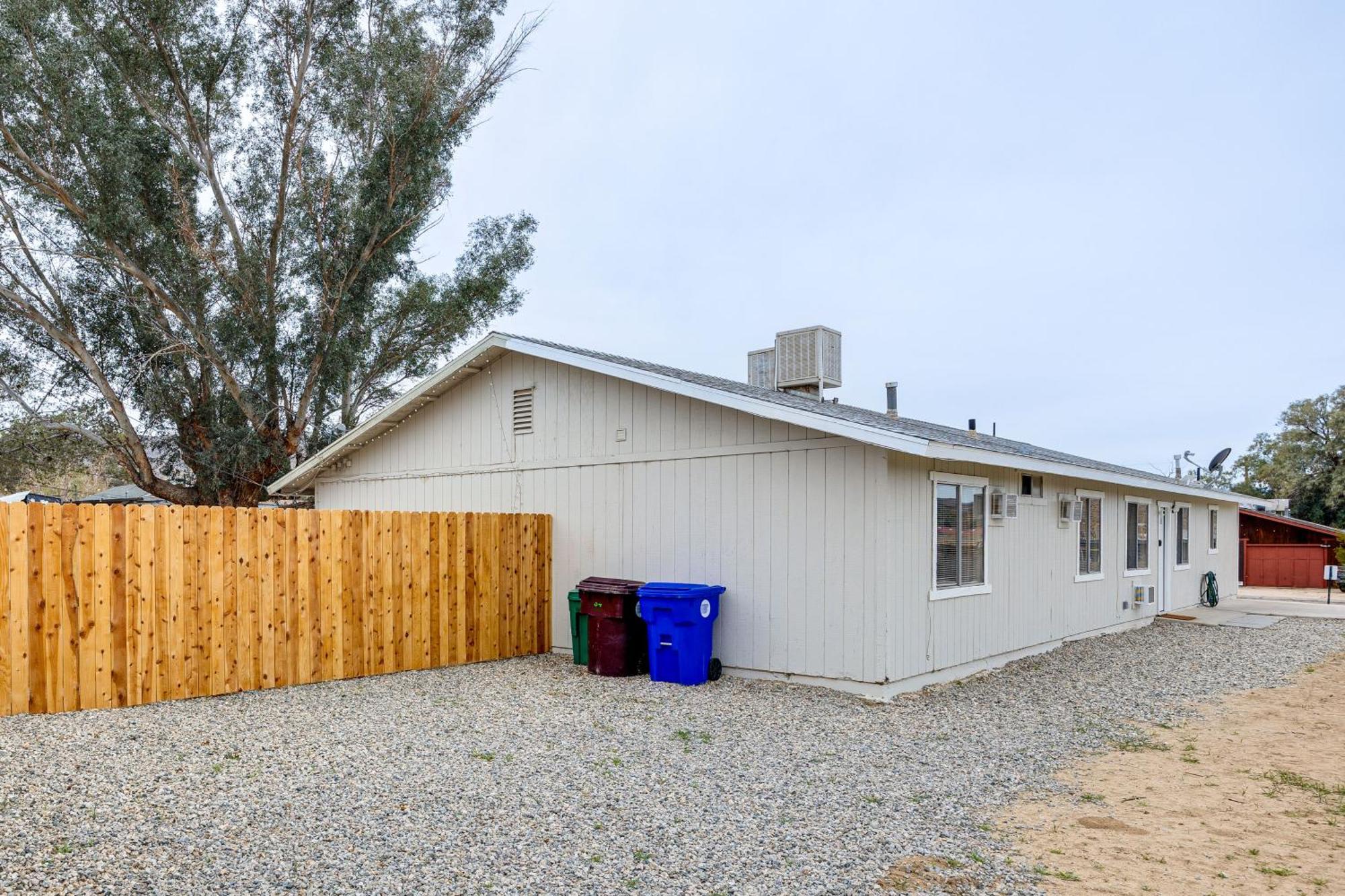 Convenient Joshua Tree Apartment - Walk To Town! Bagian luar foto
